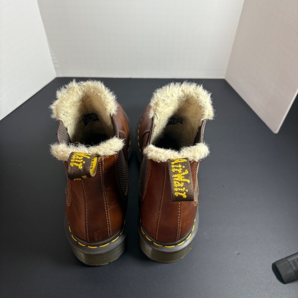 Dr. Martens Leonore Faux Fur-Lined Chelsea Boots Size 8 - Picture 4 of 5